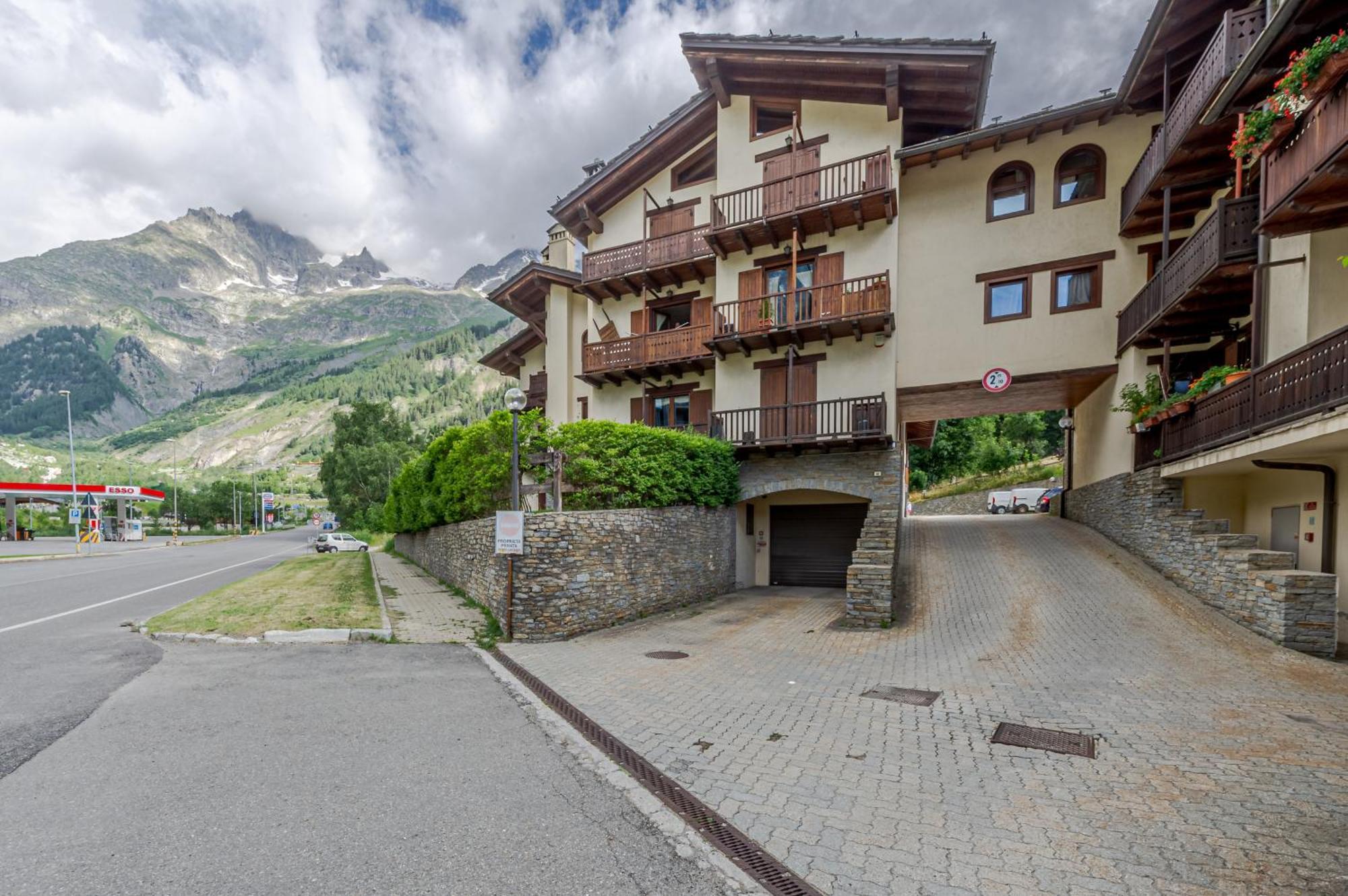 Апартаменти Casa Beatrice - Wifi, Parcheggio E Vista Montagna - Cour 0231 Курмайор Екстер'єр фото